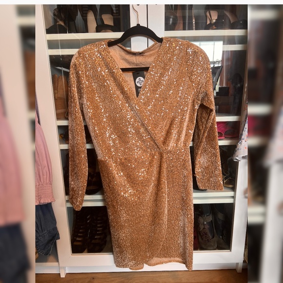 NWT Gold Sequin Velvet Mini Wrap Dress XL - Picture 3 of 9